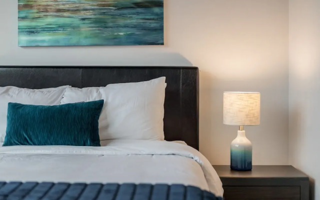 Trinity Waterside Condos by Barsala