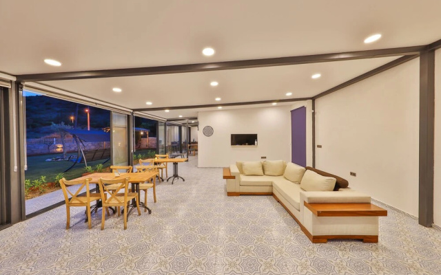 Thomas Suites Datca