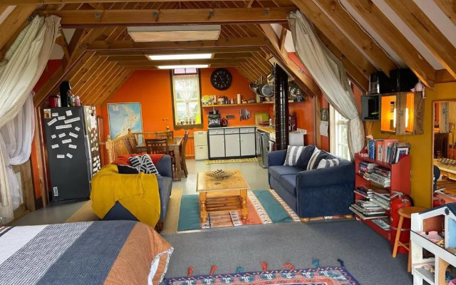 Cubby House Stay