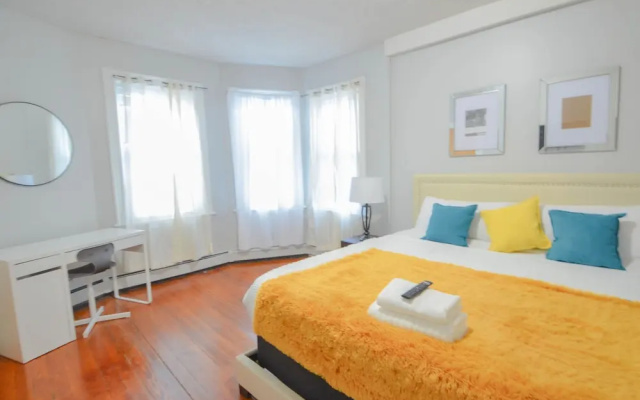 Lovely 3-Bedroom Apt with free parking