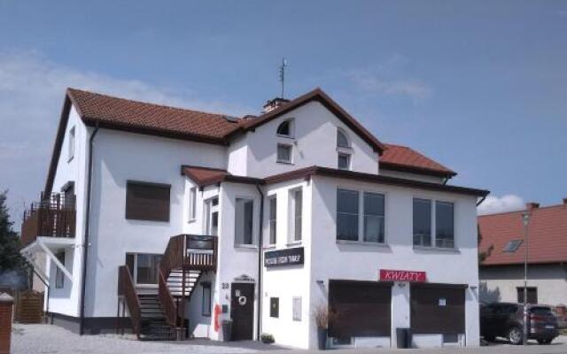 Отель The Willton Bed & Breakfast Вроцлав вид на фасад