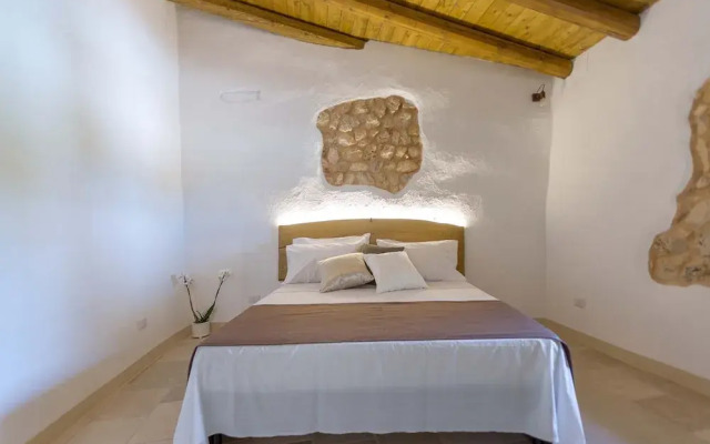 2474 Villa Vanda