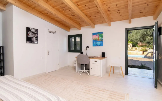 Villa Taxiarchis by Corfuescapes