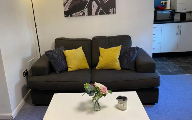 1 bedroom apartment with own entrance and parking space