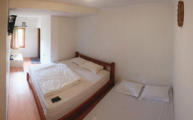 Tani Jiwo Hostel