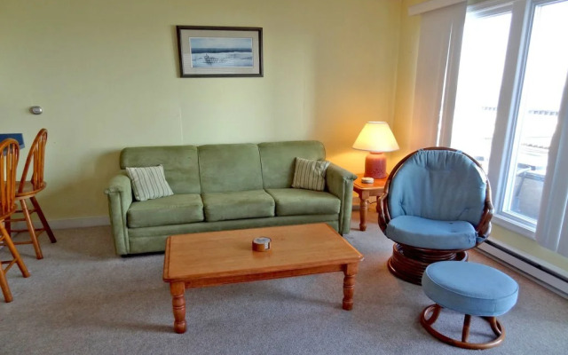 Windbreaker 18 1 Br condo by RedAwning