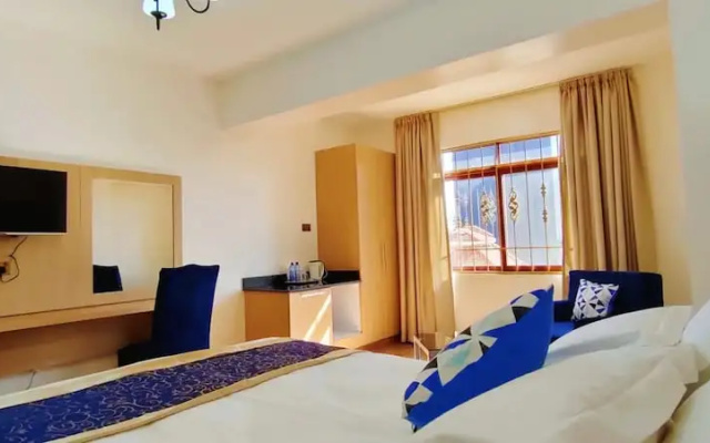 Hays Suites