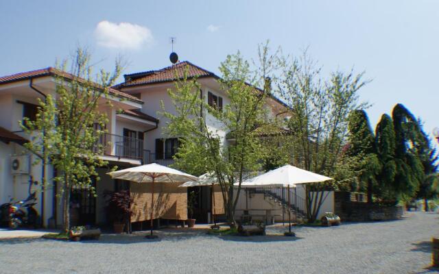 Отель Azienda Agrituristica Costa dei Tigli Костиглиоле-д'Асти вид на фасад