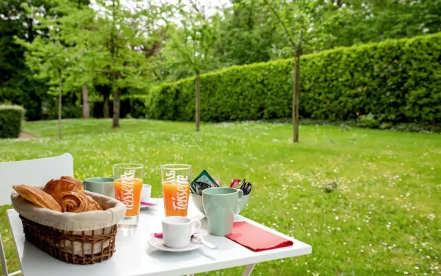 Chic Appartement avec Terrasse, Parking Privatif