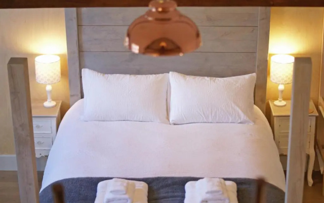 Westbury Cross House Bed & Breakfast