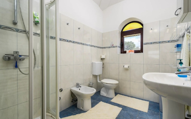 Large villa with private swimming pool and enclosed garden