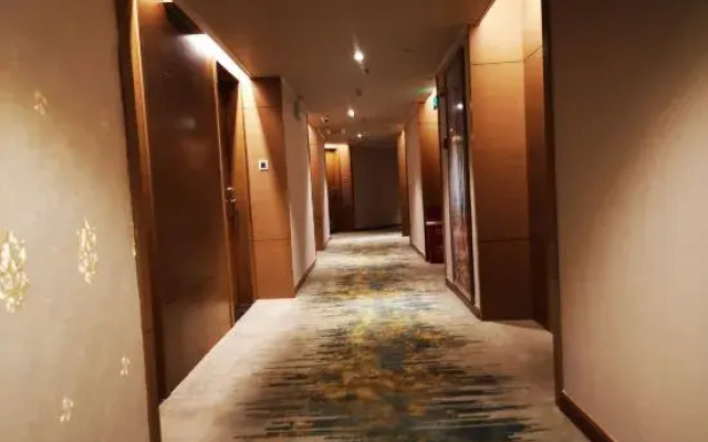 Longchuan Wanlong Business Hotel