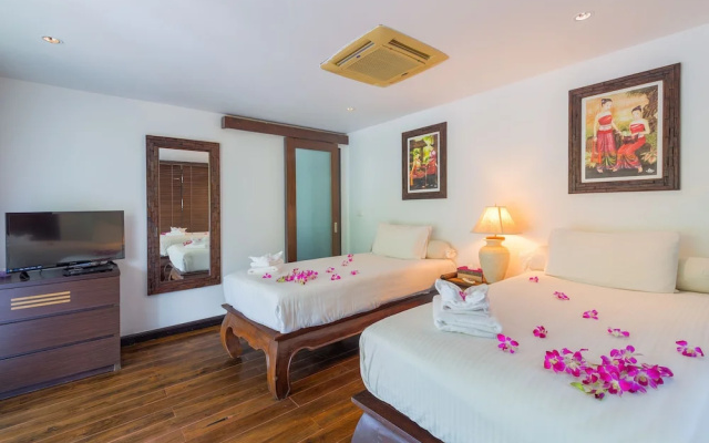 Spectacular Seaview Pool Villa Kalim 6