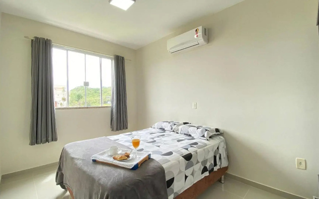 Aconchegante Apartamento na Praia de Bombas com ótima localização.