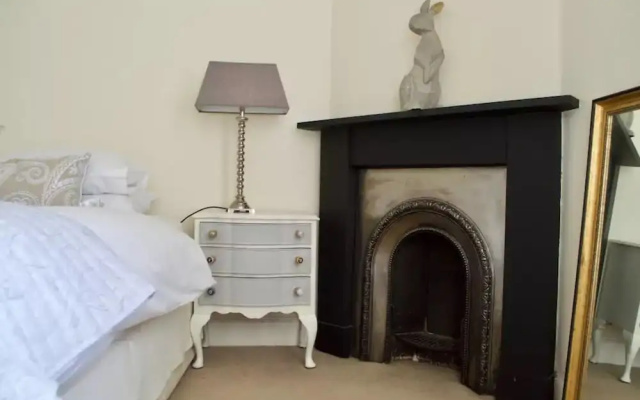 2 Bedroom City Centre Apartment Sleeps 4