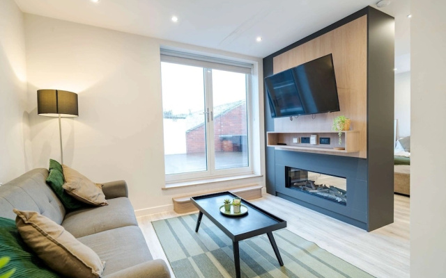 Leeds City-centre 1-bed With Private Roof Terrace