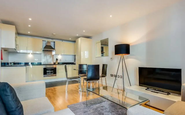 Two Bedroom Apartment in Canary Wharf
