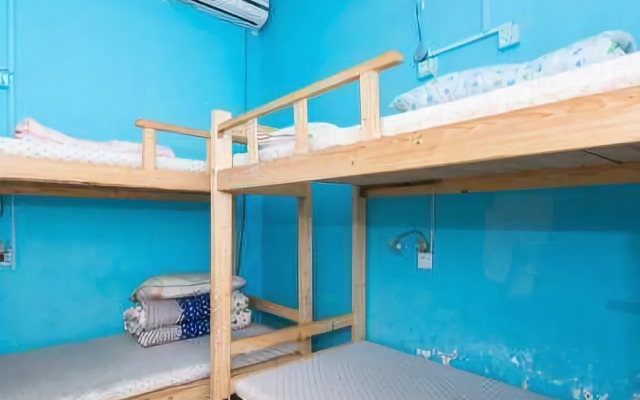 Siluqin Youth Hotel