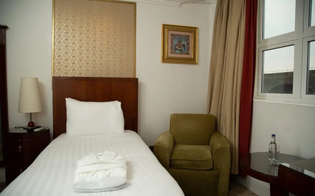The Ladbrooke Hotel