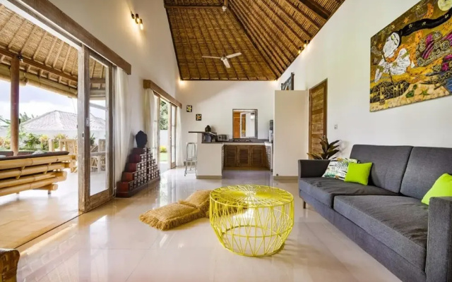 Charming Private Villa With Large Garden, 2 BR, Uluwatu
