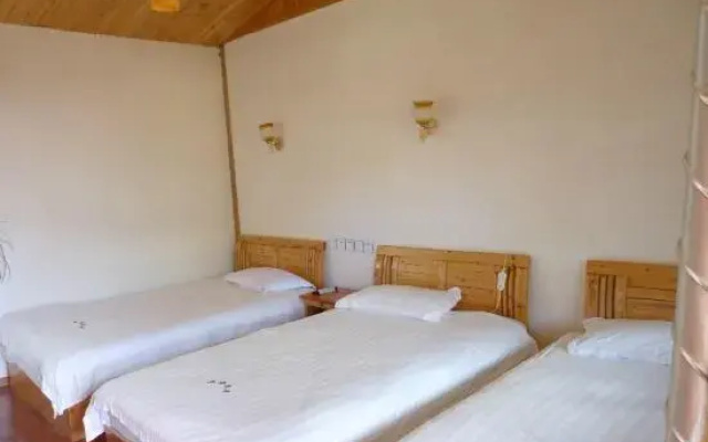 Lugu Lake Hualou Hotel
