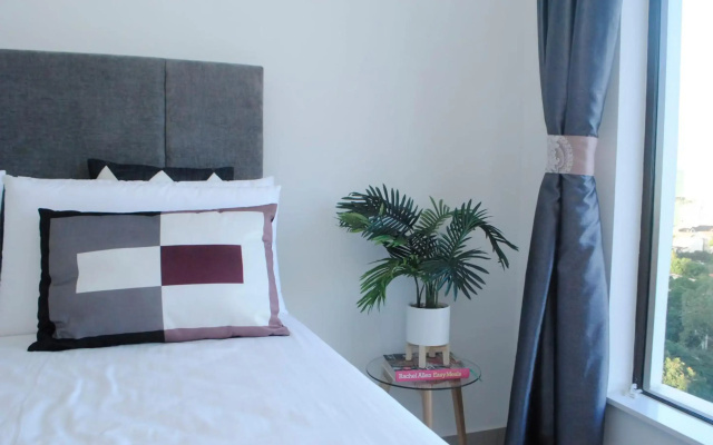 ASTORIA 1BDR with a gym&pool with views