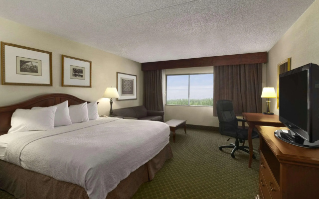 Days Inn & Suites Omaha