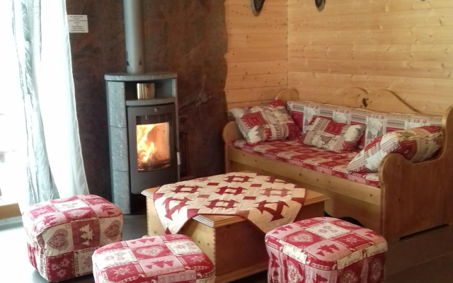A large and magnificent wooden chalet with a sauna