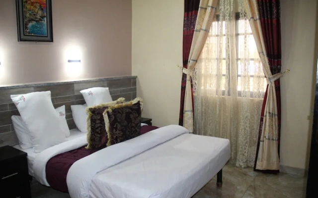 Choice gate Hotel and Suites