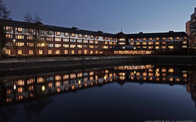 Отель Copthorne Manchester Солфорд вид на фасад