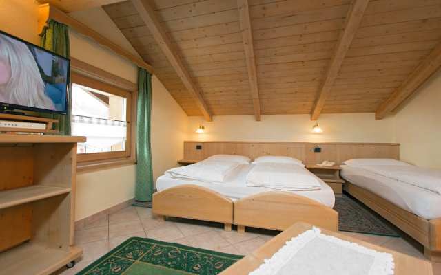 Hotel Crosal
