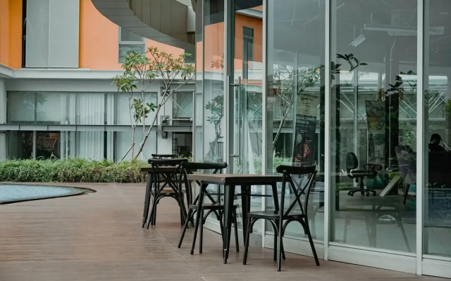 Spacious And Elegant 1Br Apartment Pejaten Park Residence
