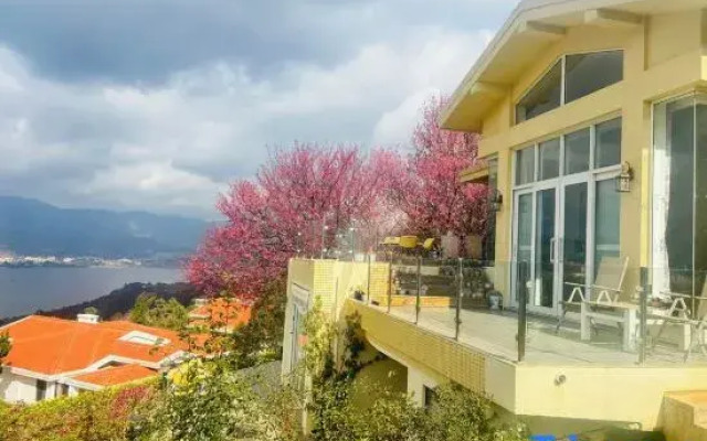 Lakeside Kafka Golf Holiday Villa