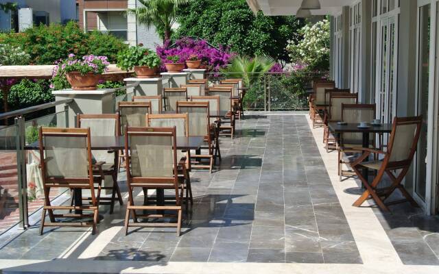 Begonville Hotel вид на фасад