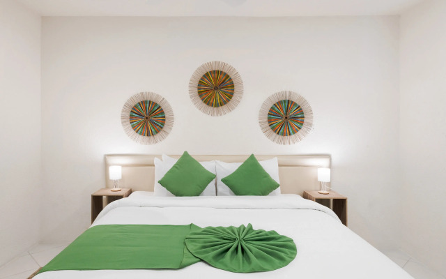 Coconut Court Beach Hotel