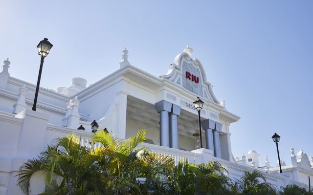 Отель Riu Palace Riviera Maya Плая-дель-Кармен вид на фасад