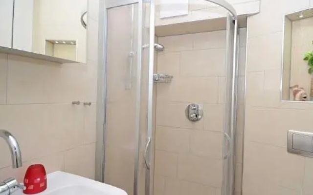Ferienhaus "Luv & Lee" F589 WG 3 mit Dachschrägen und Terrasse