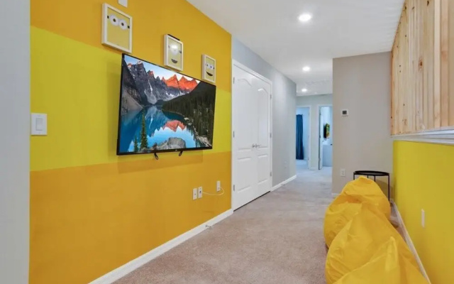 Summer Deal! 5 Bdrm Solterra Home!
