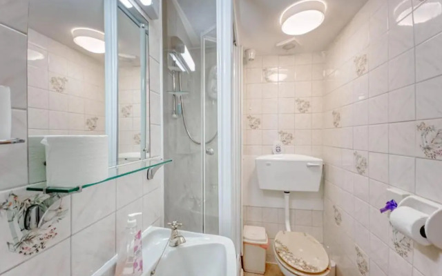 Apartment 5 - 1 Bedroom Sea Front-Sea Views-Free Parking