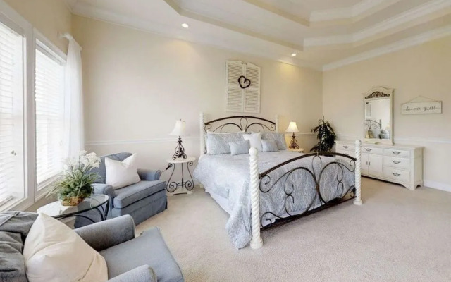 Palm Breeze 5 Bedroom Holiday Home