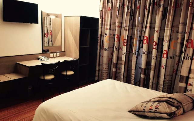 ACE Hôtel Travel Athée sur Cher - A85 Aire du Val de Cher