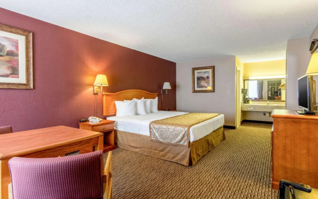 The Parkwood Inn & Suites