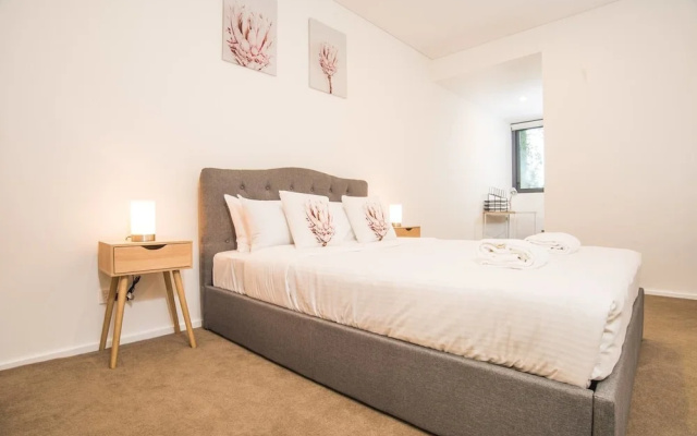 Oud Wood Apartment
