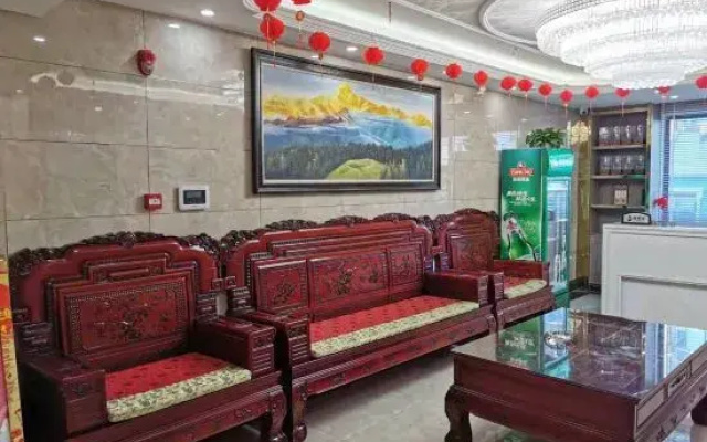 Oriental Earl Hotel (North Road, Gushi)