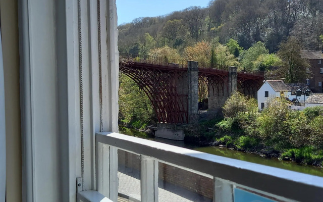 Ironbridge View Townhouse
