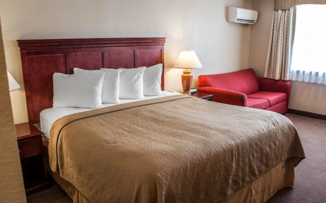 Royal Coachman Inn & Suites
