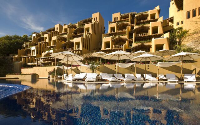 Отель Cala de Mar Resort & Spa Ixtapa вид на фасад