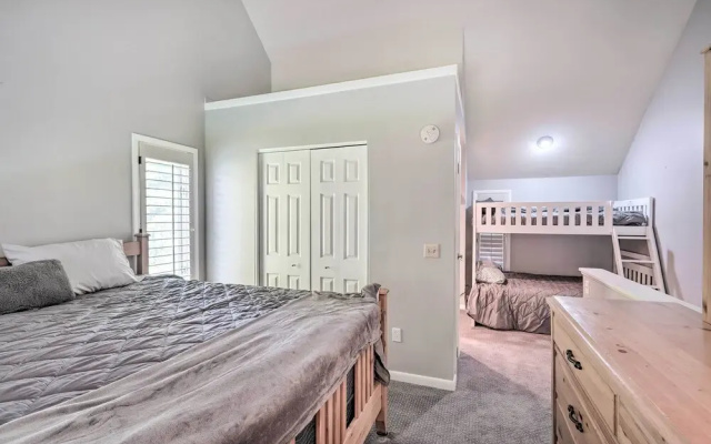 Ellicottville Townhome ~ Half Mi to Slopes!