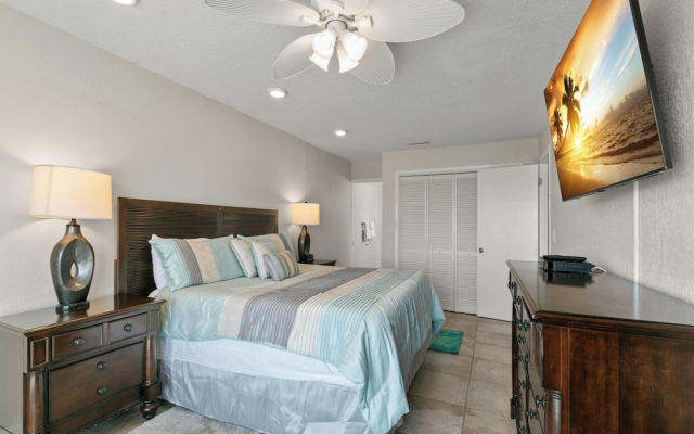 Madeira Norte 304 by Distinctive Beach Rentals