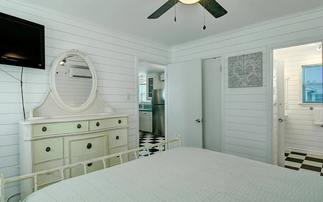 Le Chateau TS202